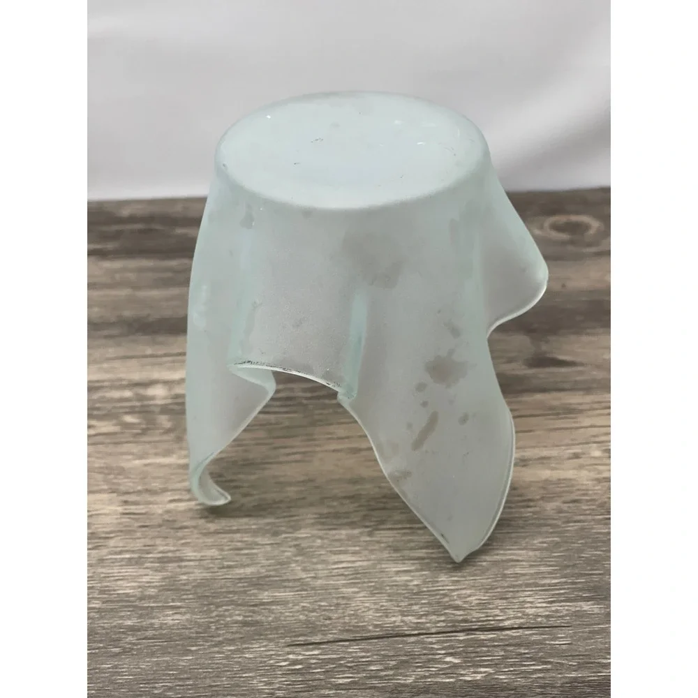 Handkerchief Vase‎ Frosted Glass Ruffled Rim Light Blue Vintage Art Glass 5.5
